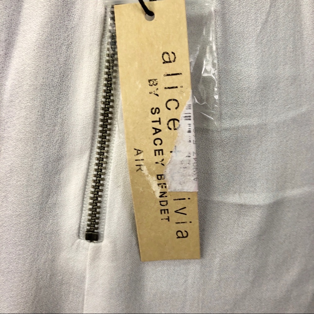 Alice + Olivia Jasper Lace Back Romper Sleeveless - Picture 4 of 7